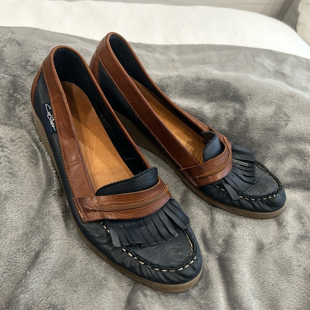 Carl Scarpa Tan Navy Leather Wedge Loafers Size 41